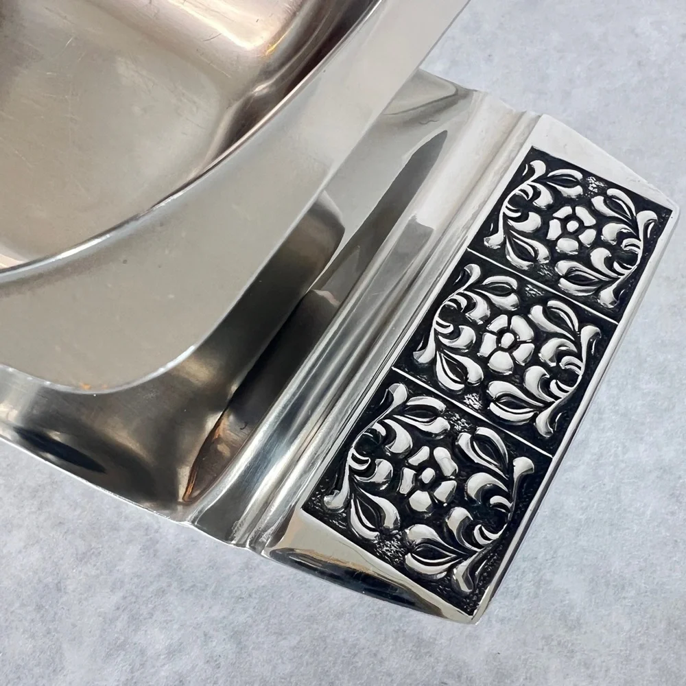 Vintage Stanley Roberts ‘Burgundy’ Velvet Stainless Gravy Boat w/ Attached Tray - Picture 7 of 10